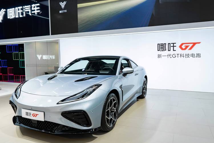 深圳光明区恒鑫润企业管理咨询哪吒汽车在智能汽车领域的表现，领途汽车在新能源汽车市场中的影响力