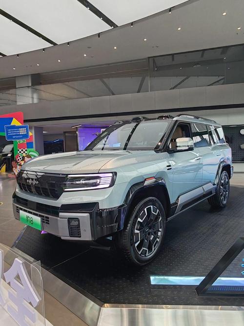 深圳光明区恒鑫润企业管理咨询比亚迪方程豹硬派越野的爆款，英菲尼迪35周年与你共成长